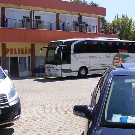 Hotel Pelikan Hódmezővásárhely Exteriör bild