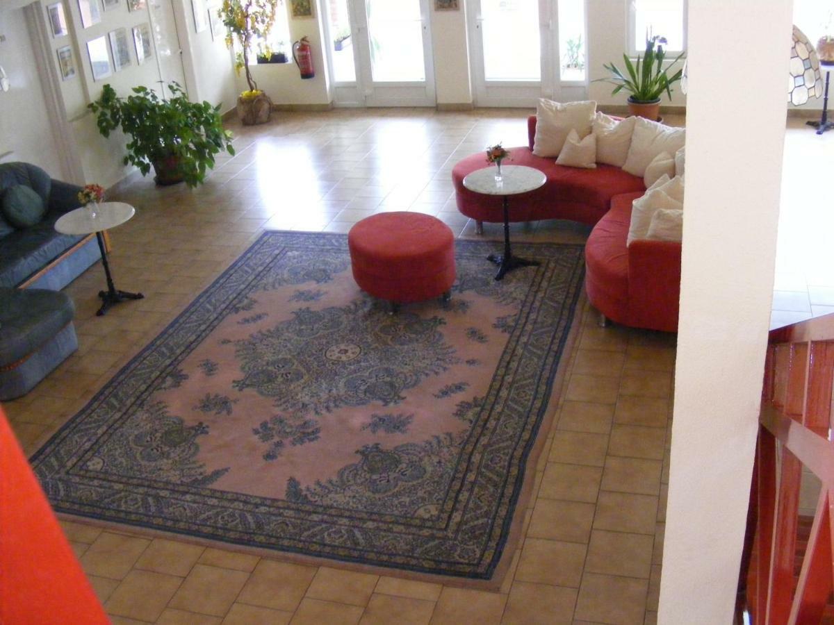Hotel Pelikan Hódmezővásárhely Exteriör bild