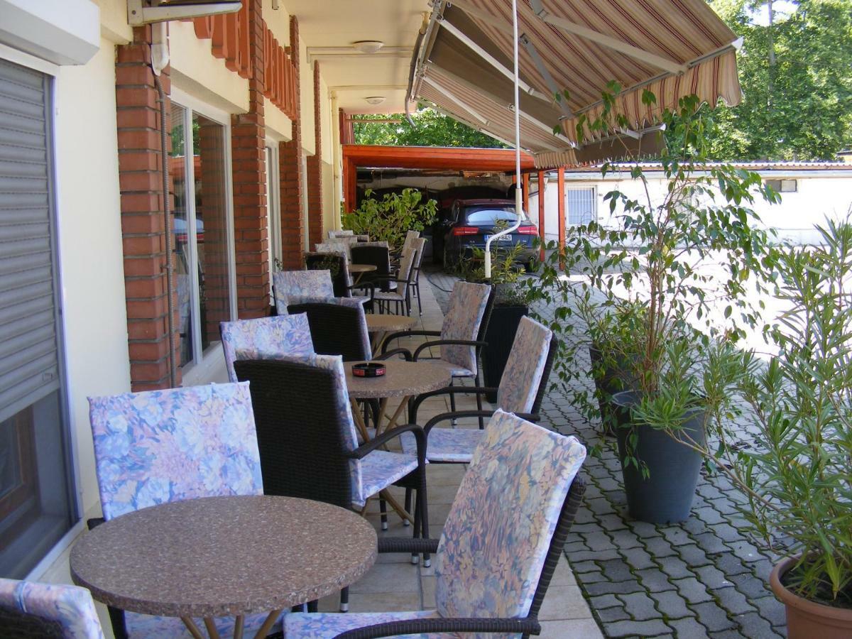 Hotel Pelikan Hódmezővásárhely Exteriör bild